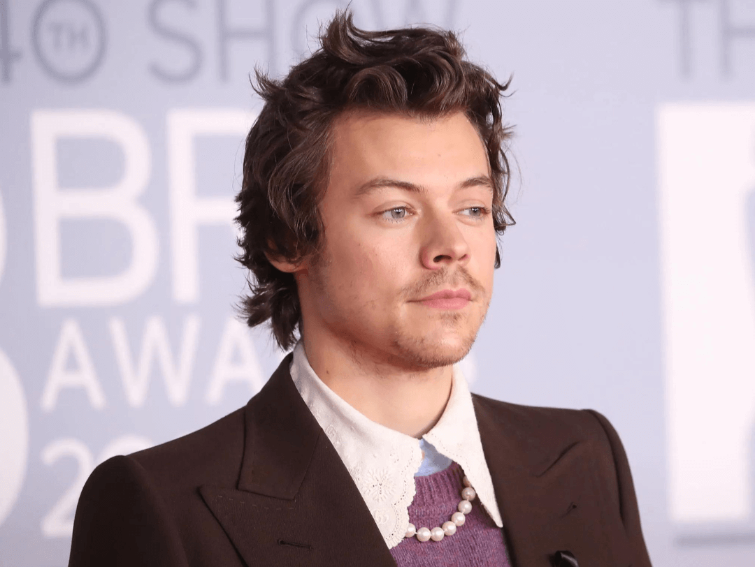 quiff con patillas
