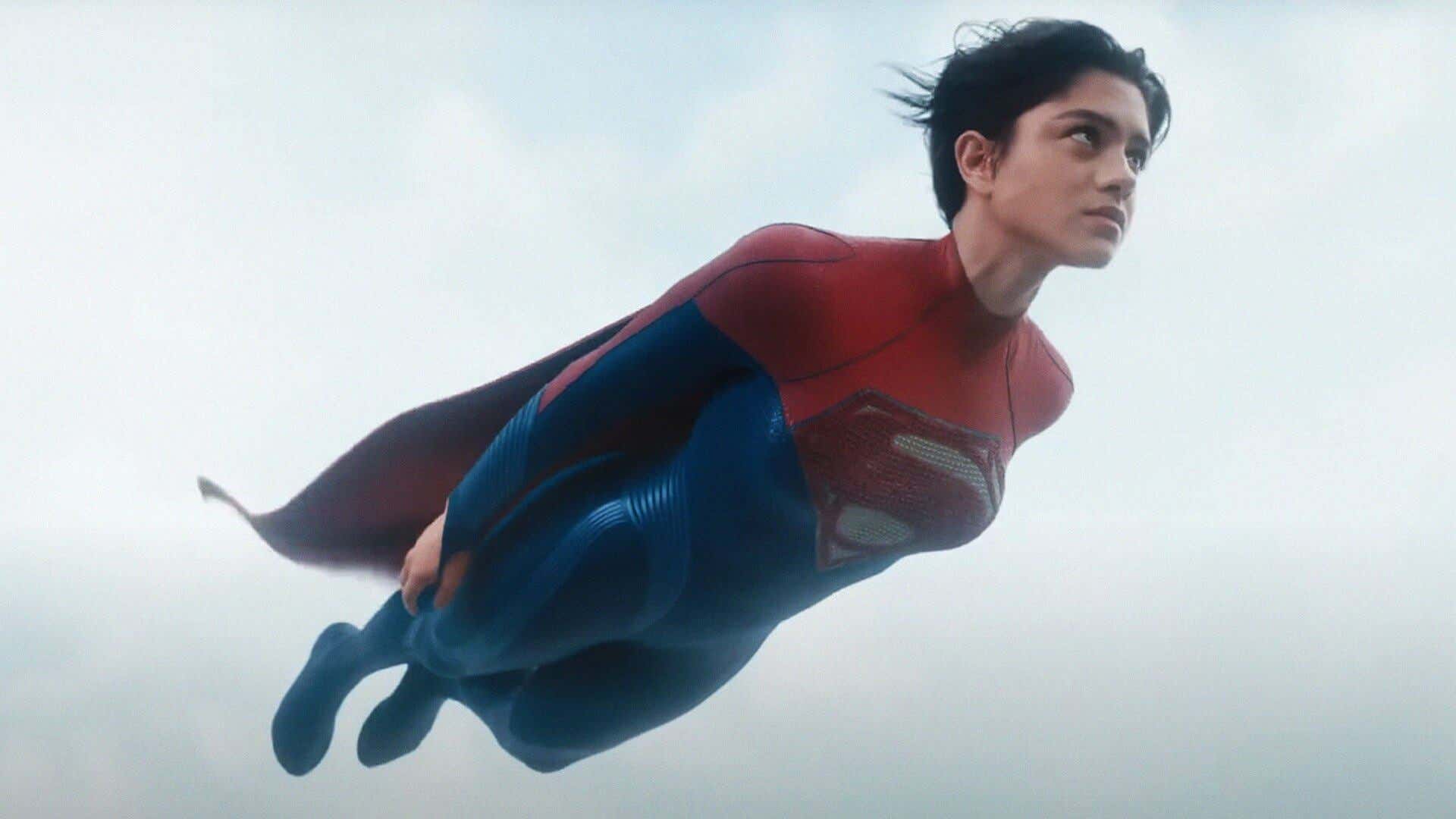La rutina de ejercicios de Sasha Calle para ser Supergirl en «The Flash»