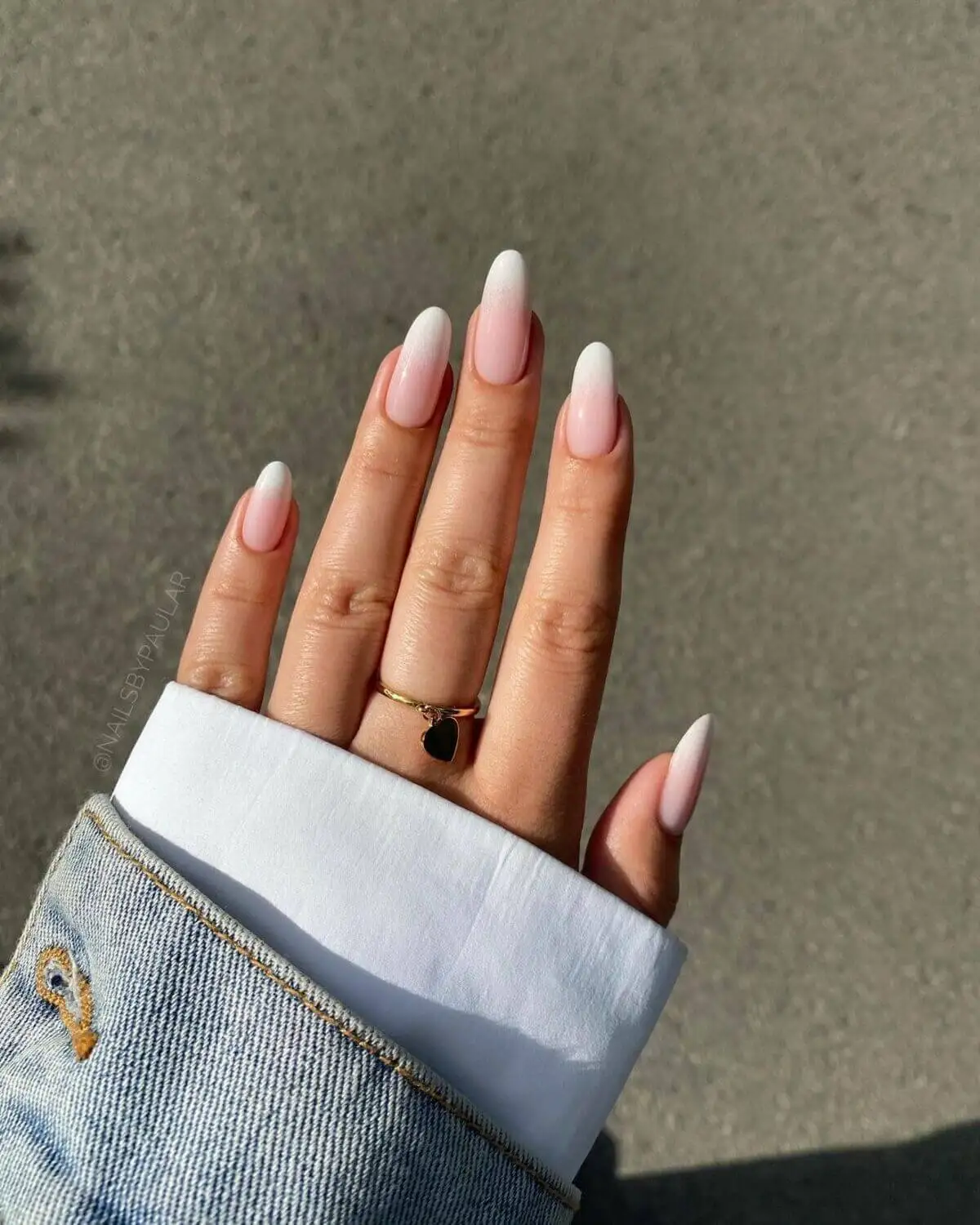 Uñas baby boomer.