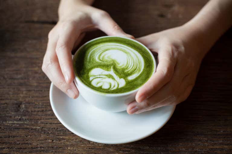 Café o té de matcha: 9 datos que te ayudarán a elegir