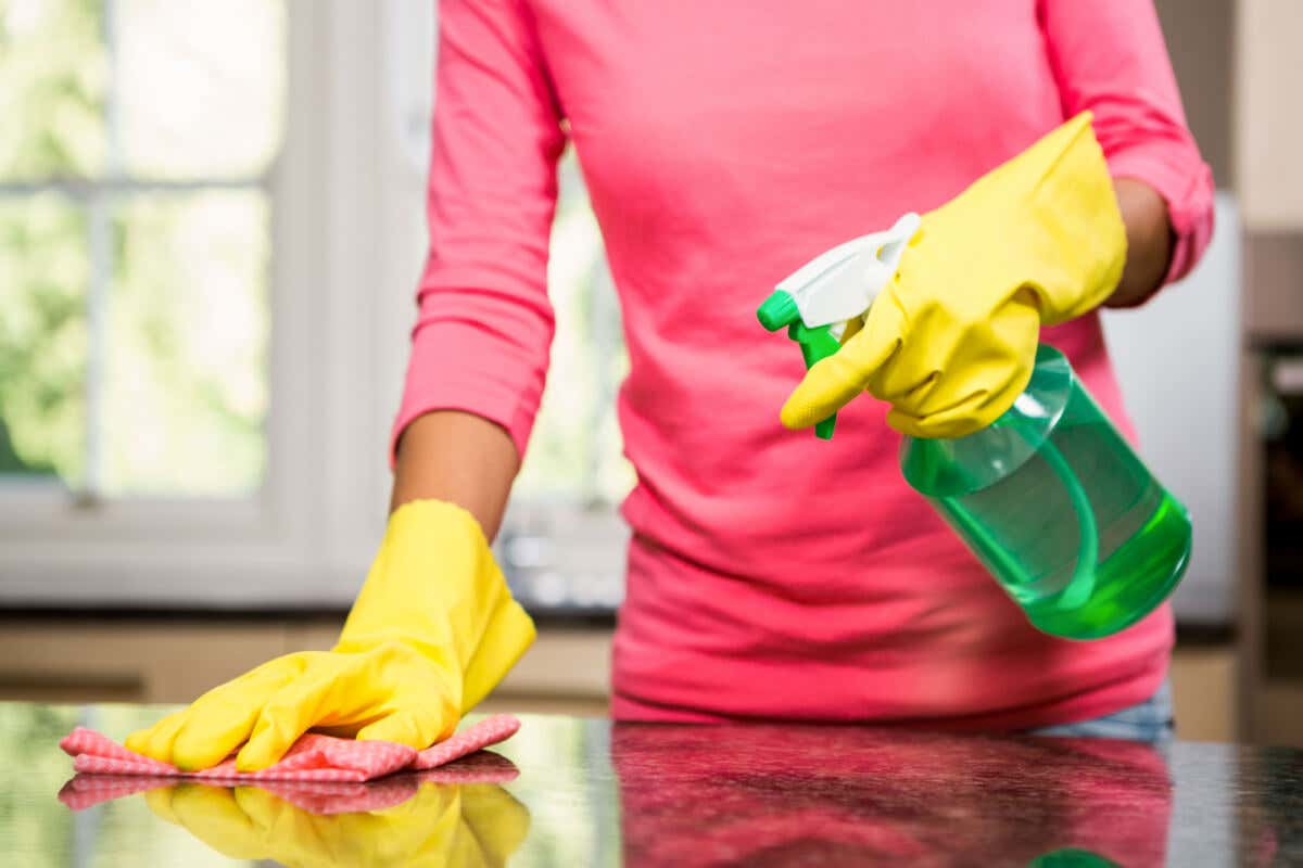 Aprende 5 usos secretos del cloro en la limpieza de tu casa