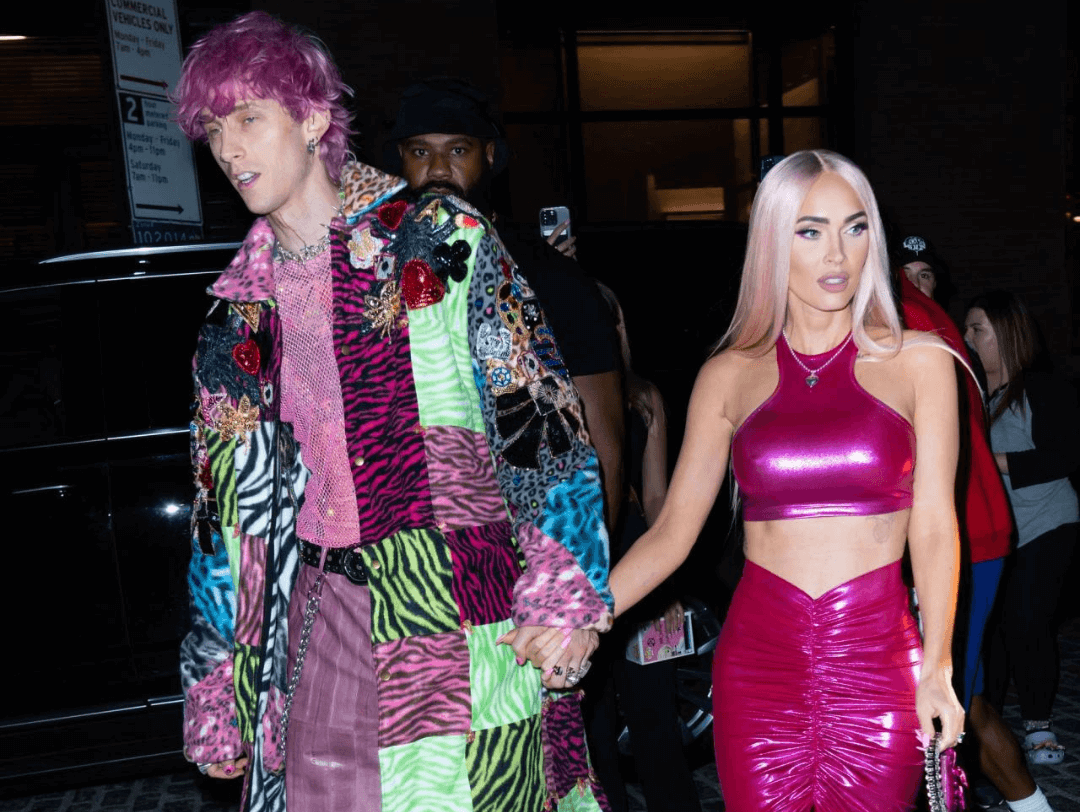 Megan Fox y Machine Gun Kelly se suman al Barbiecore.