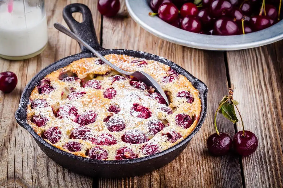 Pastel de moras y cerezas apto para celíacos.