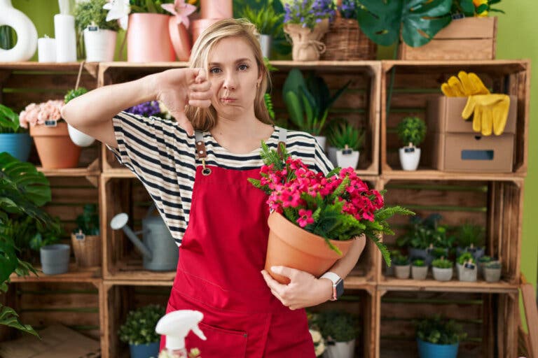 12 plantas populares que no deberías tener en tu jardín