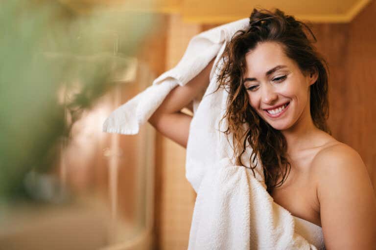 Aprende a secar el cabello sin dañarlo con estos 11 consejos