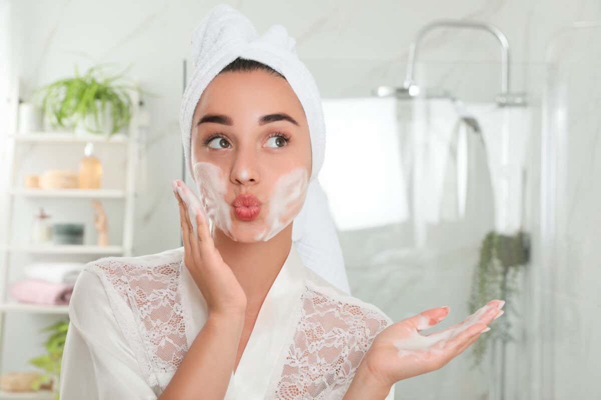 7 tipos de limpiadores faciales y cómo usarlos