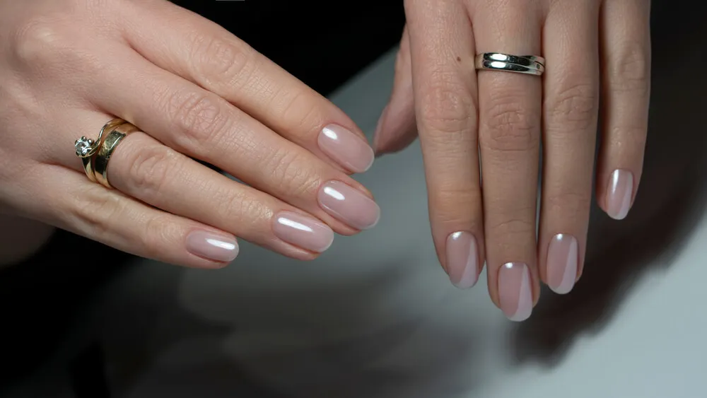 Uñas estilo tornasol naturales