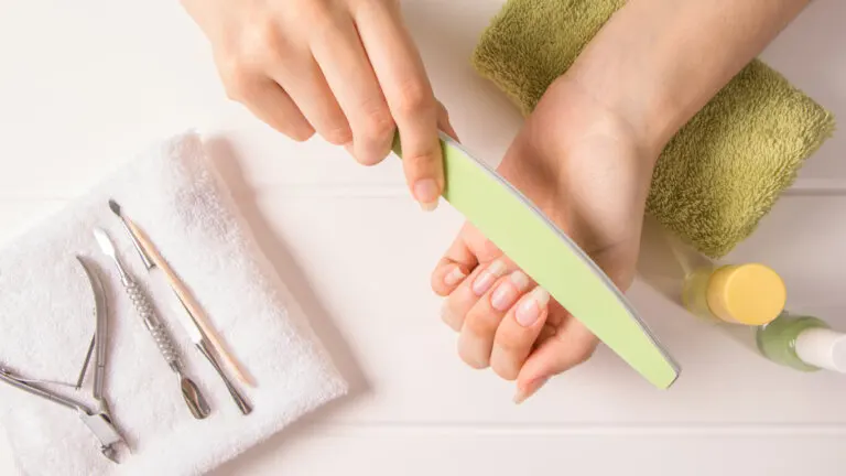 Así debes limar tus uñas para darles forma y que no se rompan