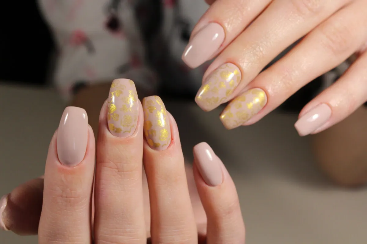 Oro nude.
