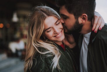 Los primeros 16 signos de atracción entre amigos