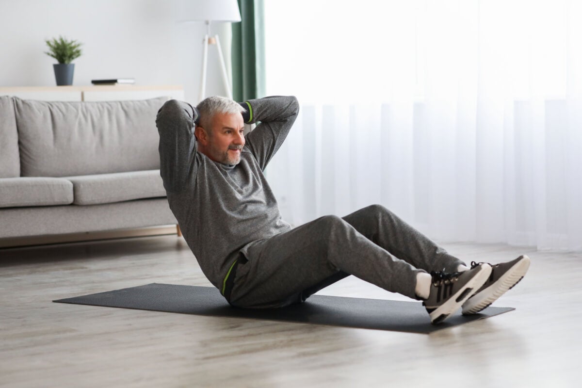 10 exercises to strengthen legs and core after 50 years of age