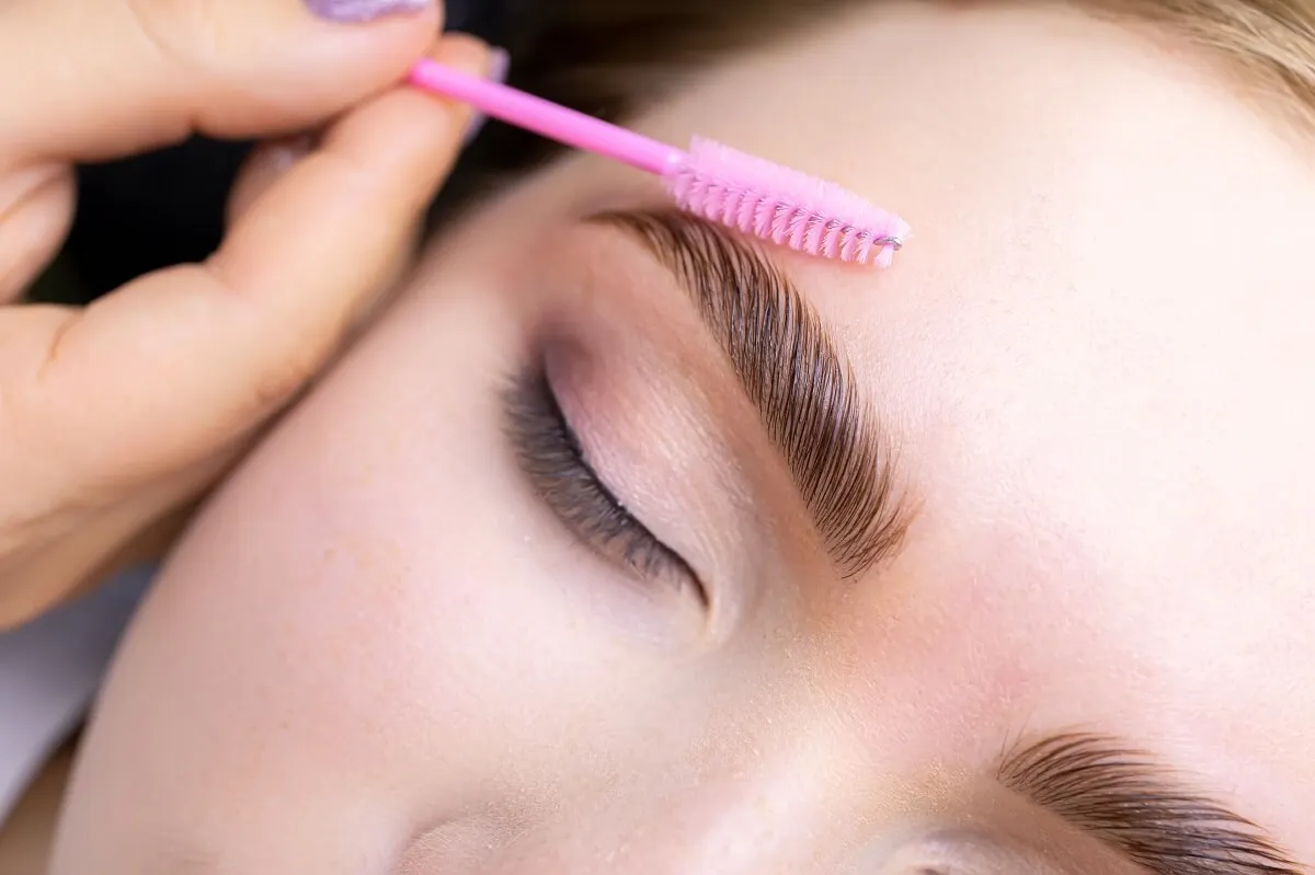 Gel fixateur pour sourcils