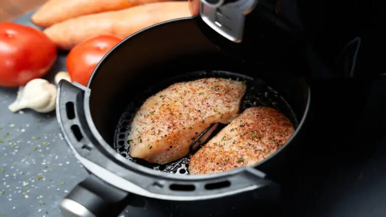 Cómo hacer unas pechugas de pollo jugosas y doradas en freidora de aire
