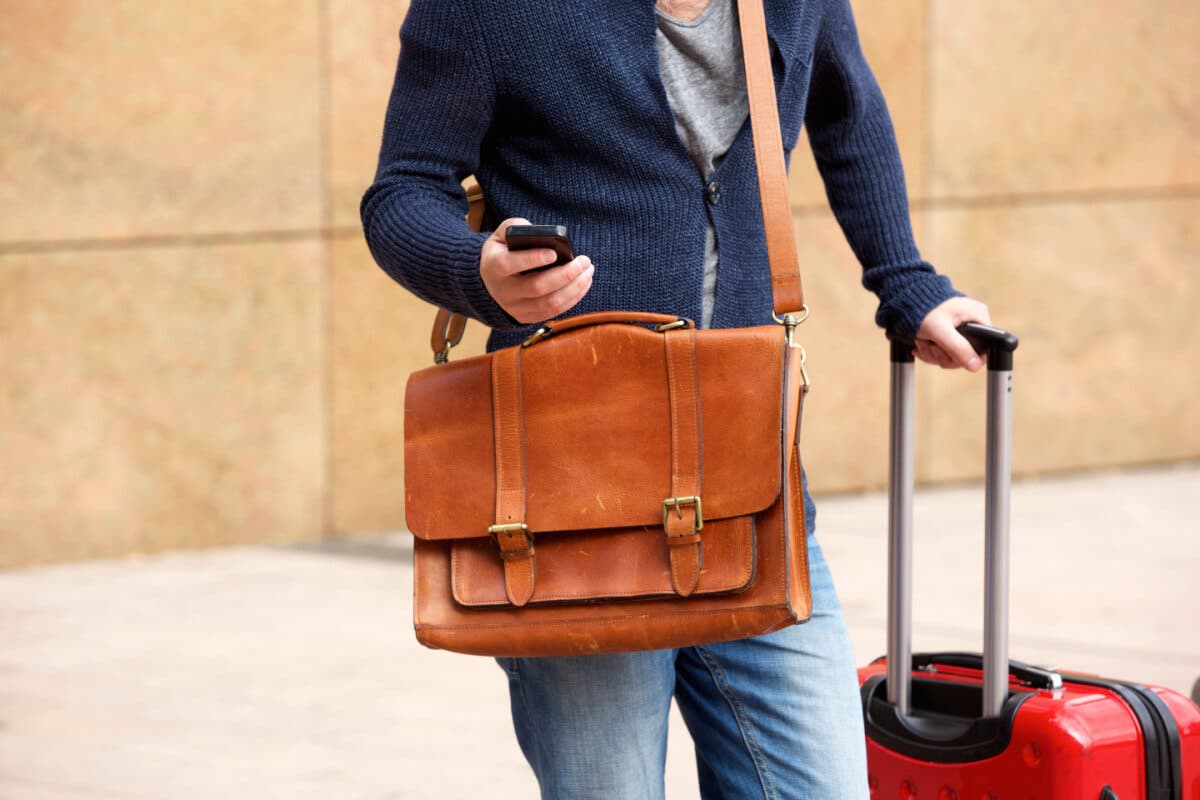 Bolso cuero.