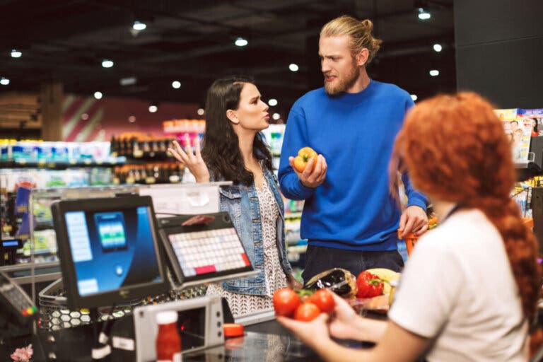 14 comportamientos rudos que debes evitar en el supermercado