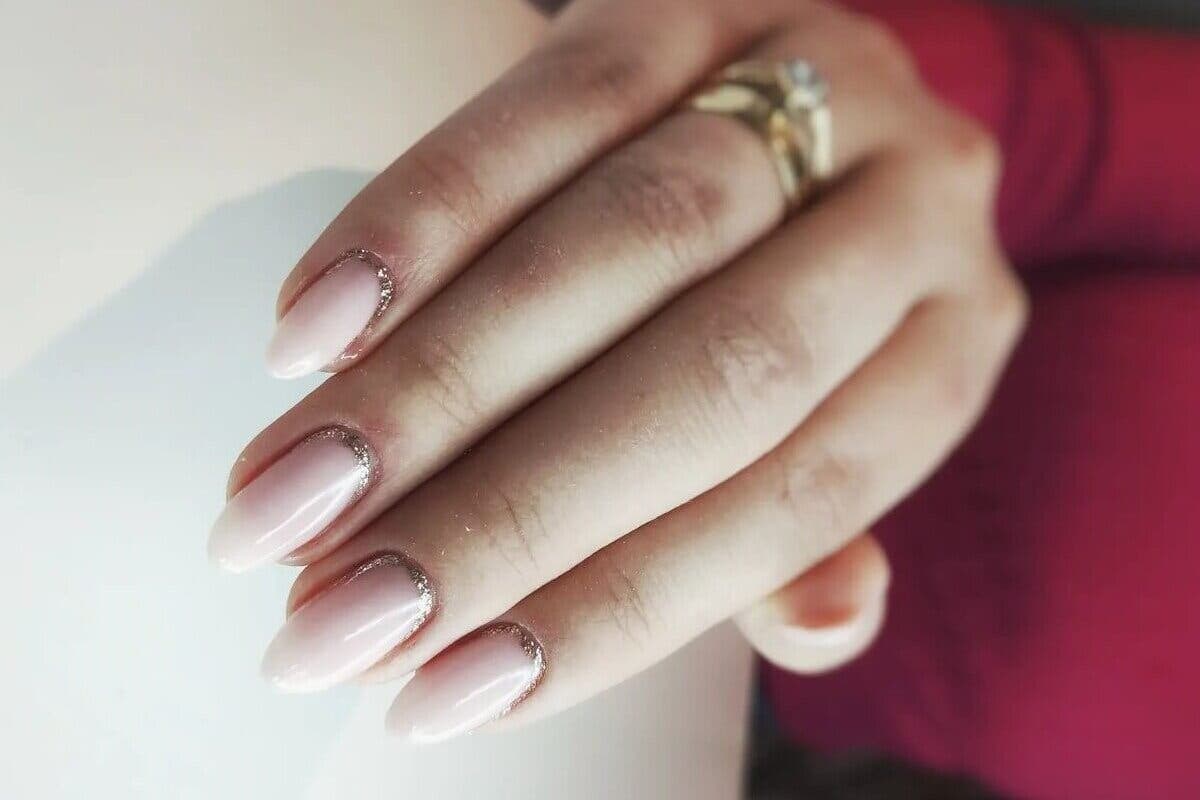 Uñas francesas invertidas