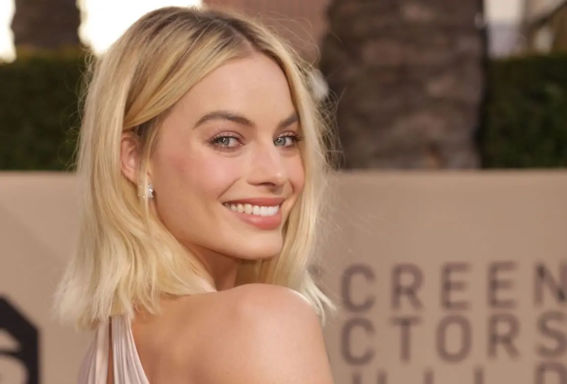 Clean Girl Makeup de Margot Robbie