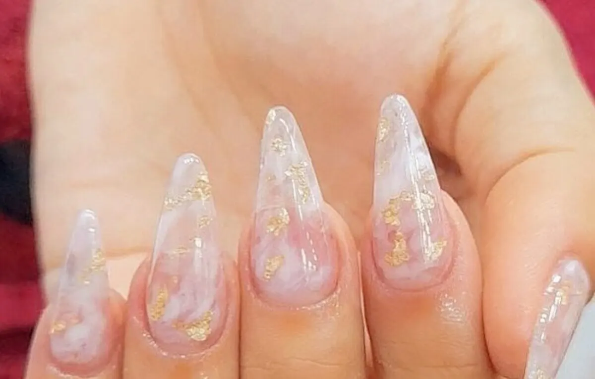 Uñas marmoleadas