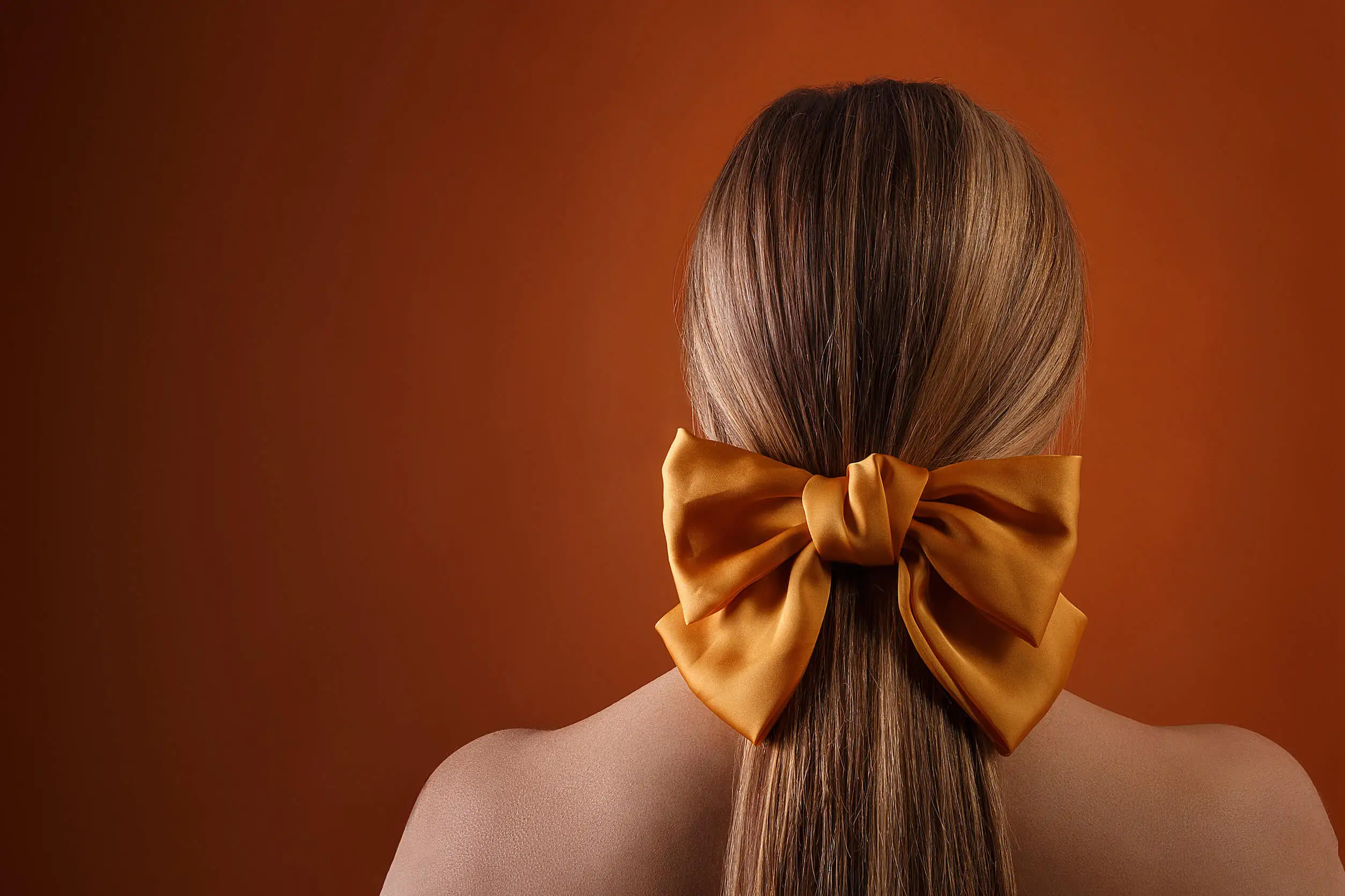 Maxilazo de cabello como accesorio para el otoño