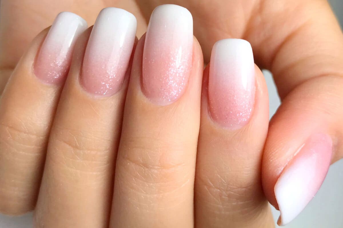 Uñas efecto ombré.