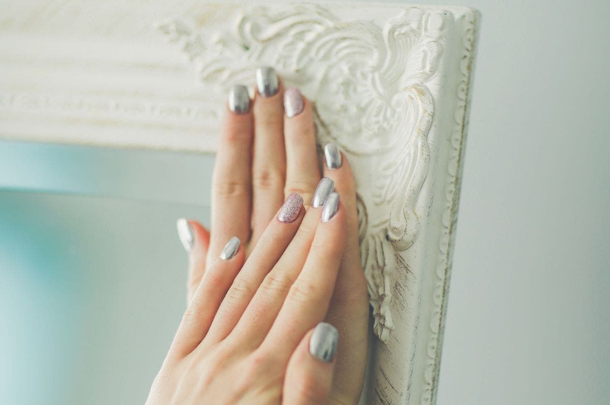 uñas metalizadas para novias.