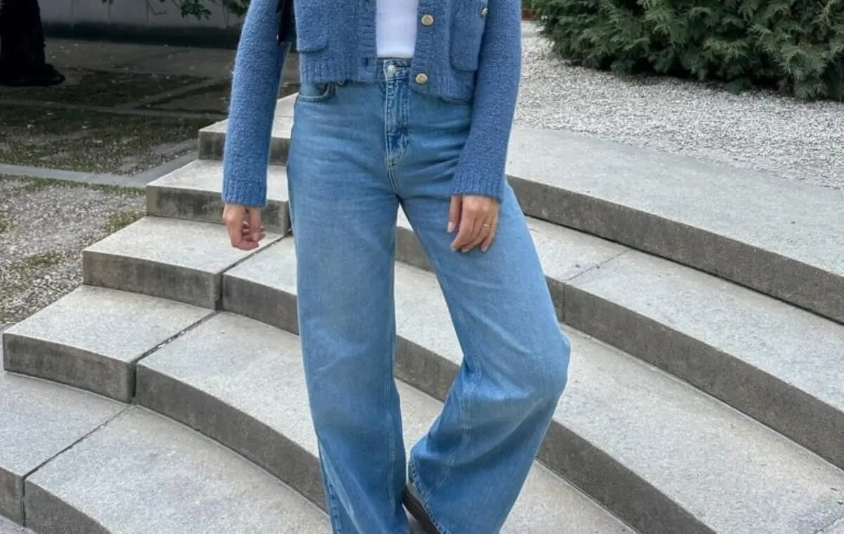 Wide leg jeans.