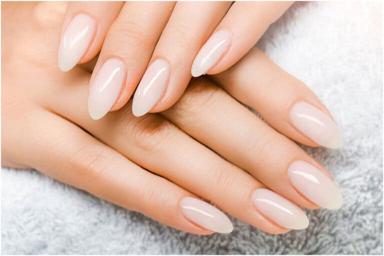 «Lip oil nails»: 10 ideas innovadoras para lucir en tus uñas
