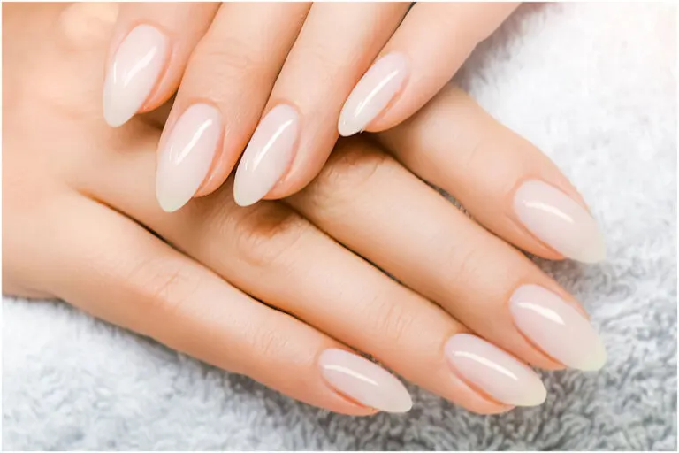 «Lip oil nails»: 10 ideas innovadoras para lucir en tus uñas