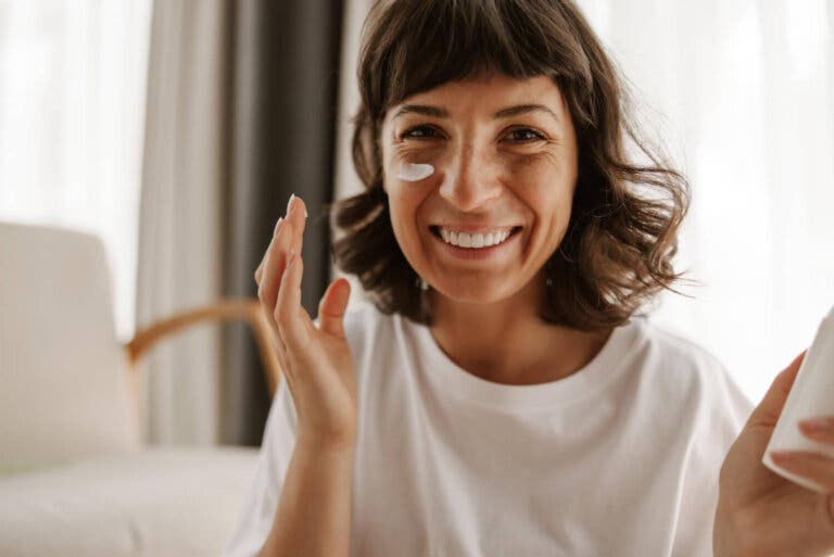Las mejores cremas hidratantes recomendadas por dermatólogos, para tu tipo de piel y necesidades