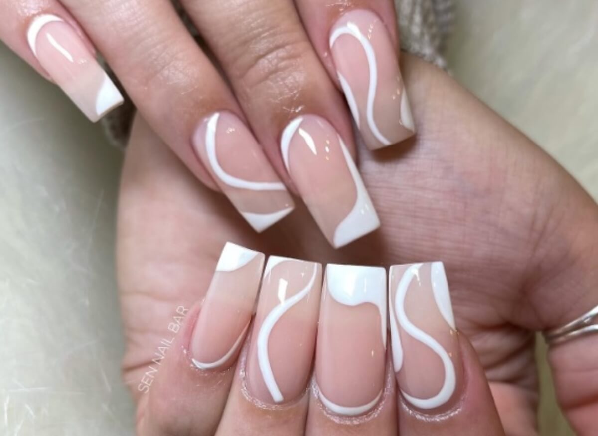9 formas de hacer el estilo «swirl nails» en tus uñas