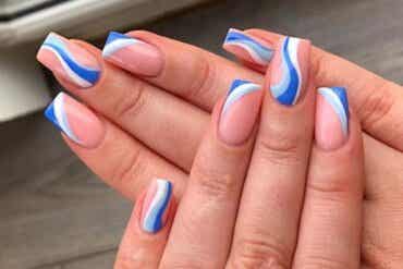 9 formas de hacer el estilo «swirl nails» en tus uñas