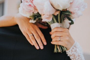 26 uñas para novias que son tendencia en 2023