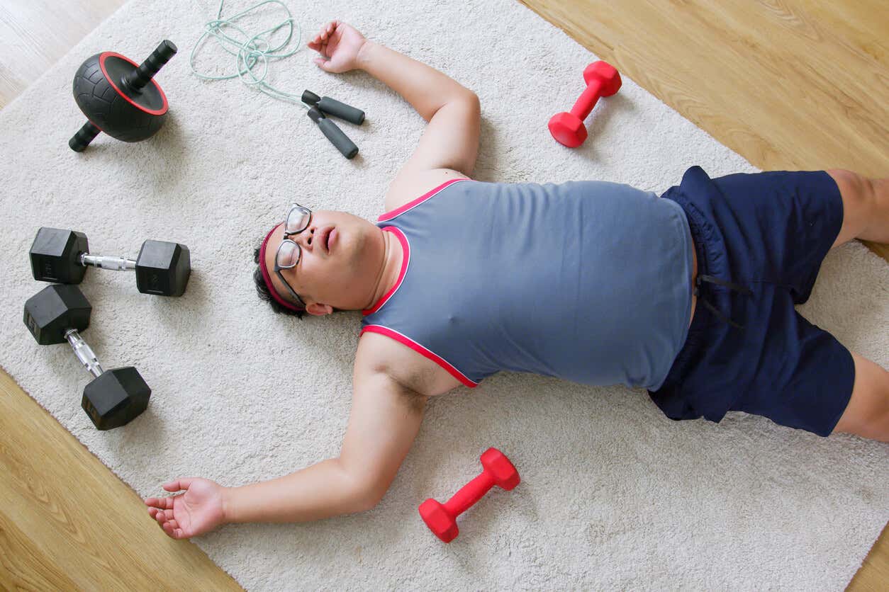 Persoană obosită după exerciții fizice