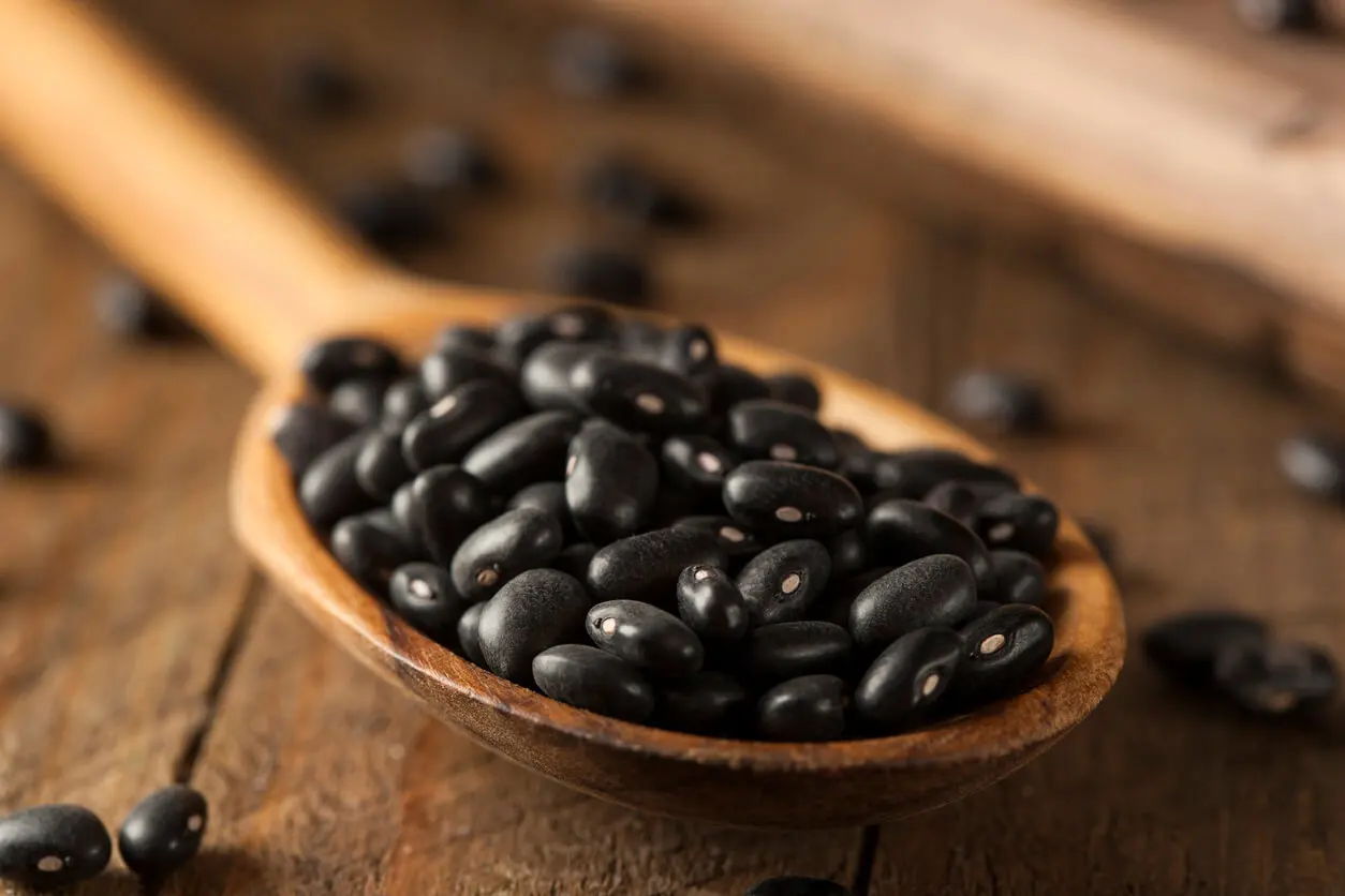 Frijoles negros.