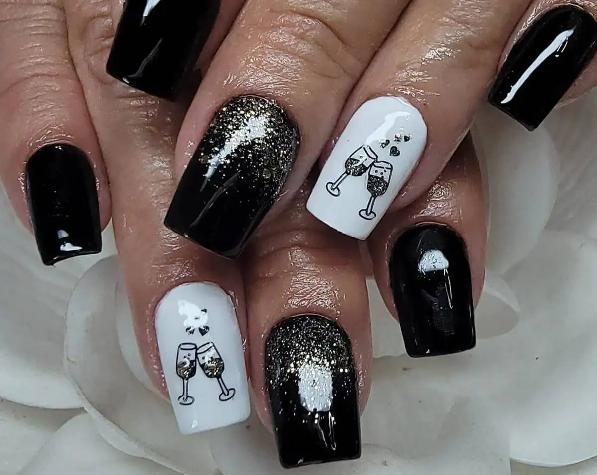 Uñas blanco y negro para Navidad