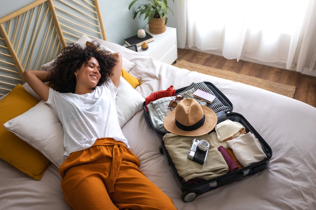 Mujer relajada de vacaciones.