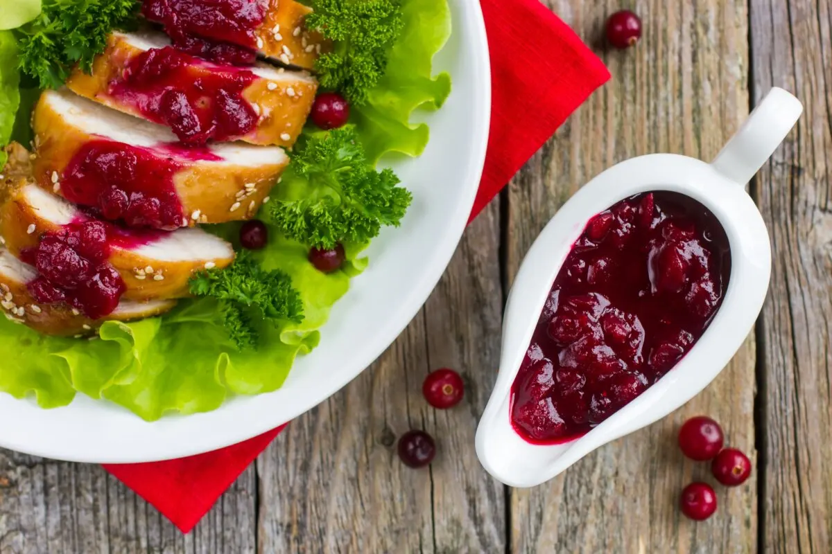 Receta de pollo con arándonos para Navidad