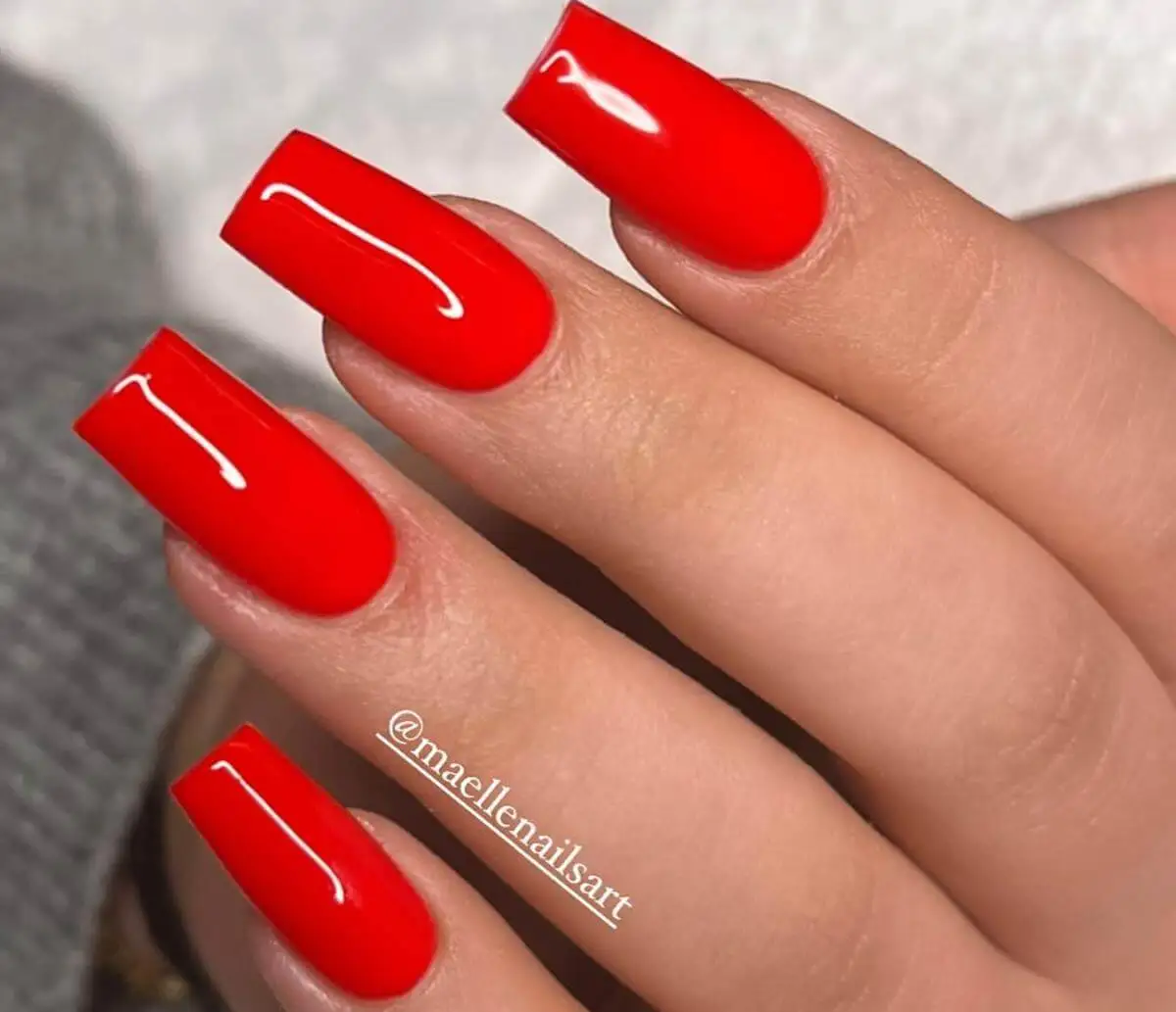 uñas clásicas rojas