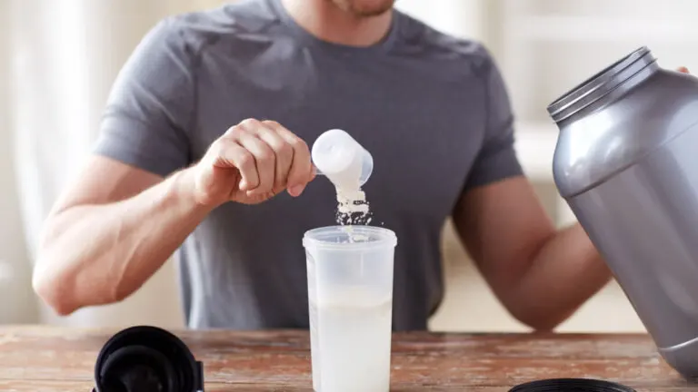 Cómo y cuándo tomar creatina para maximizar el entrenamiento