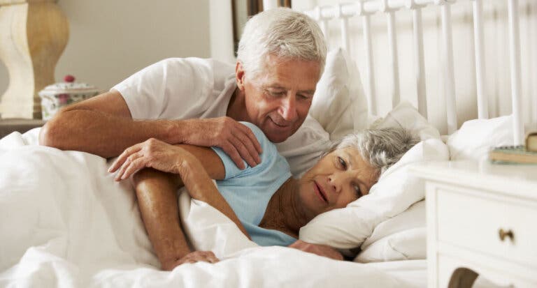 ¿Por qué se reduce el deseo sexual en la menopausia?