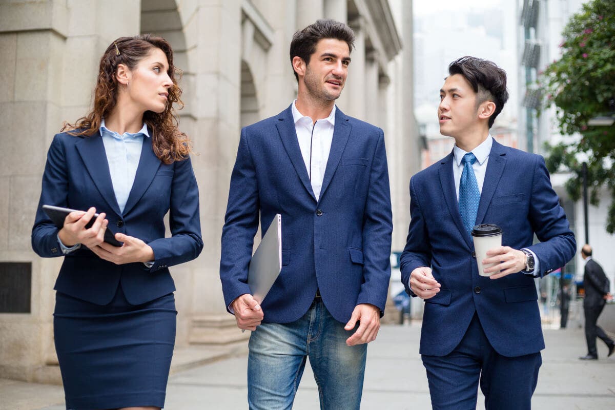 Vestimenta traje para entrevista de trabajo.