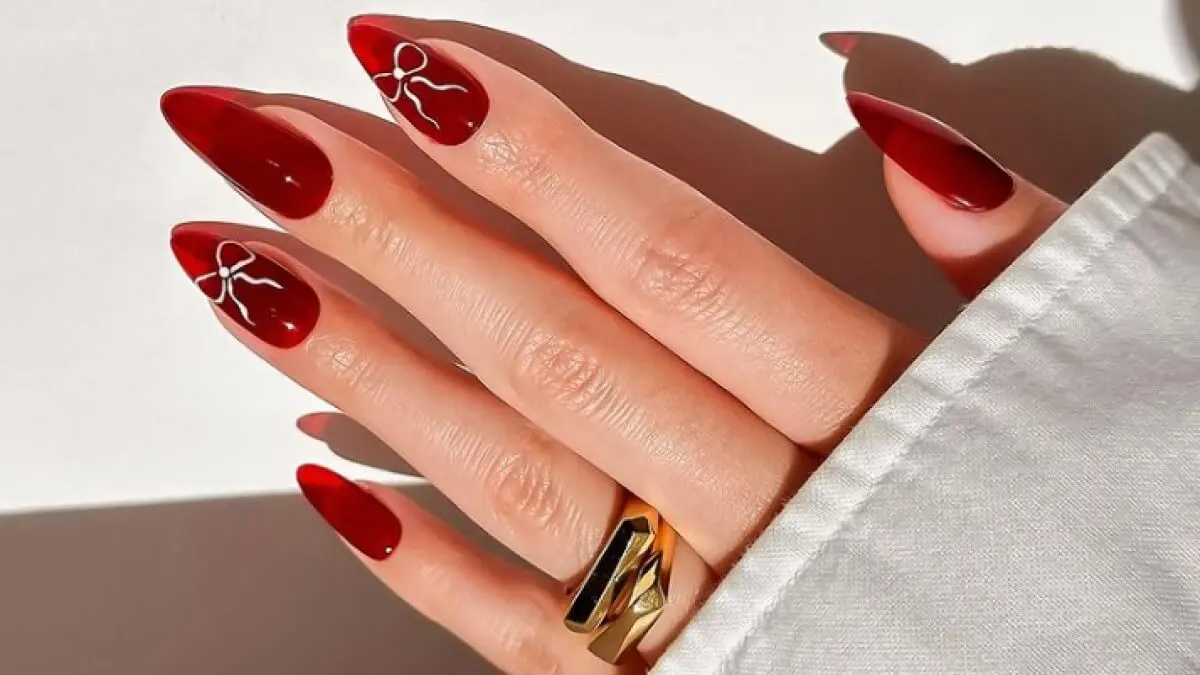 Uñas coquette red