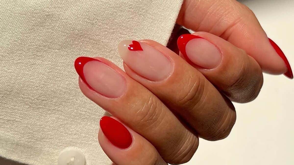 Varias técnicas en uñas para San Valentín.