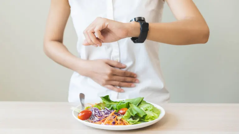 Cómo romper el ayuno intermitente de manera saludable: 6 consejos