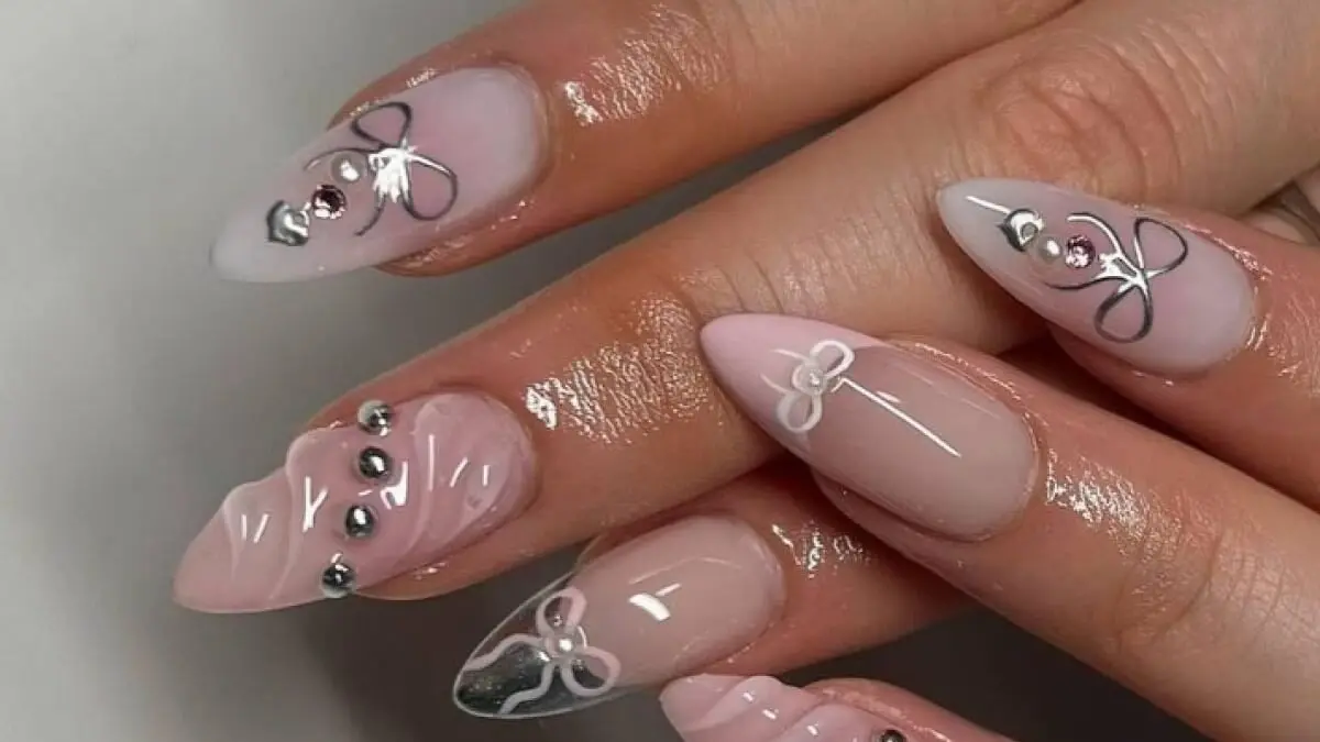 Uñas coquette espirales 3D