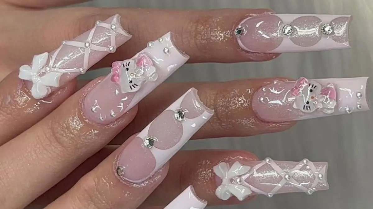 Hello Kitty ballerina