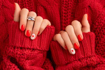 Dale la bienvenida a San Valentín con 25 diseños de uñas que enamoran