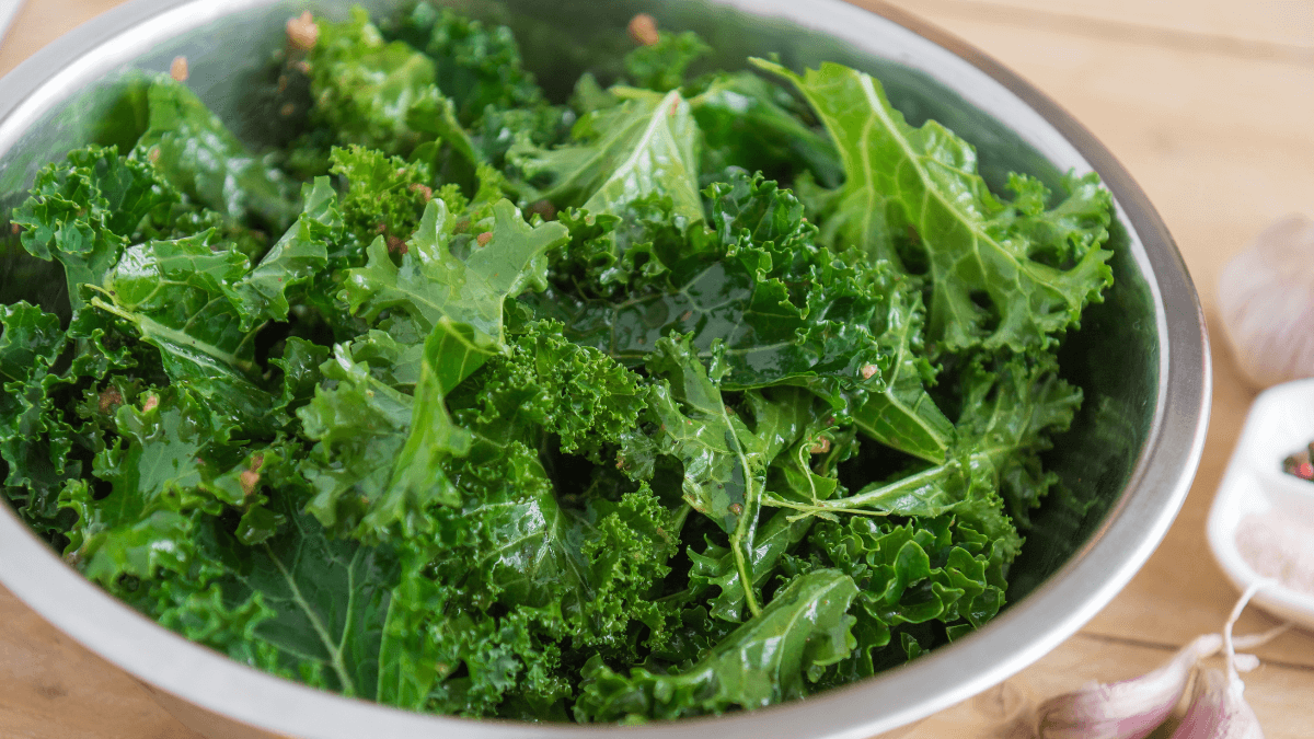 El kale es uno de los vegetales de hoja verde.