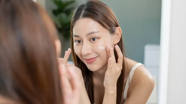 Rutina facial coreana de 10 pasos para tener una piel de porcelana
