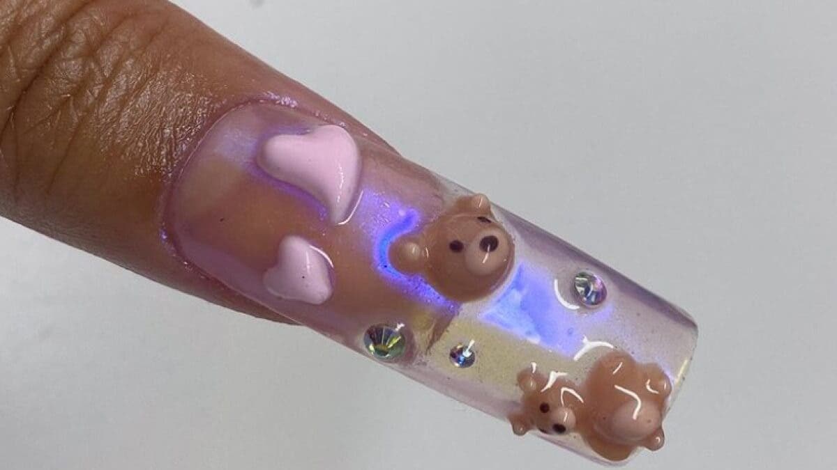 Uñas coquette: teddy